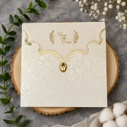کارت عروسی مینیمال مربعی طلاکوب