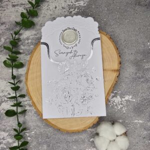 کارت عروسی متالایز رز طلایی با طرح برجسته گل رز و مهر تزئینی